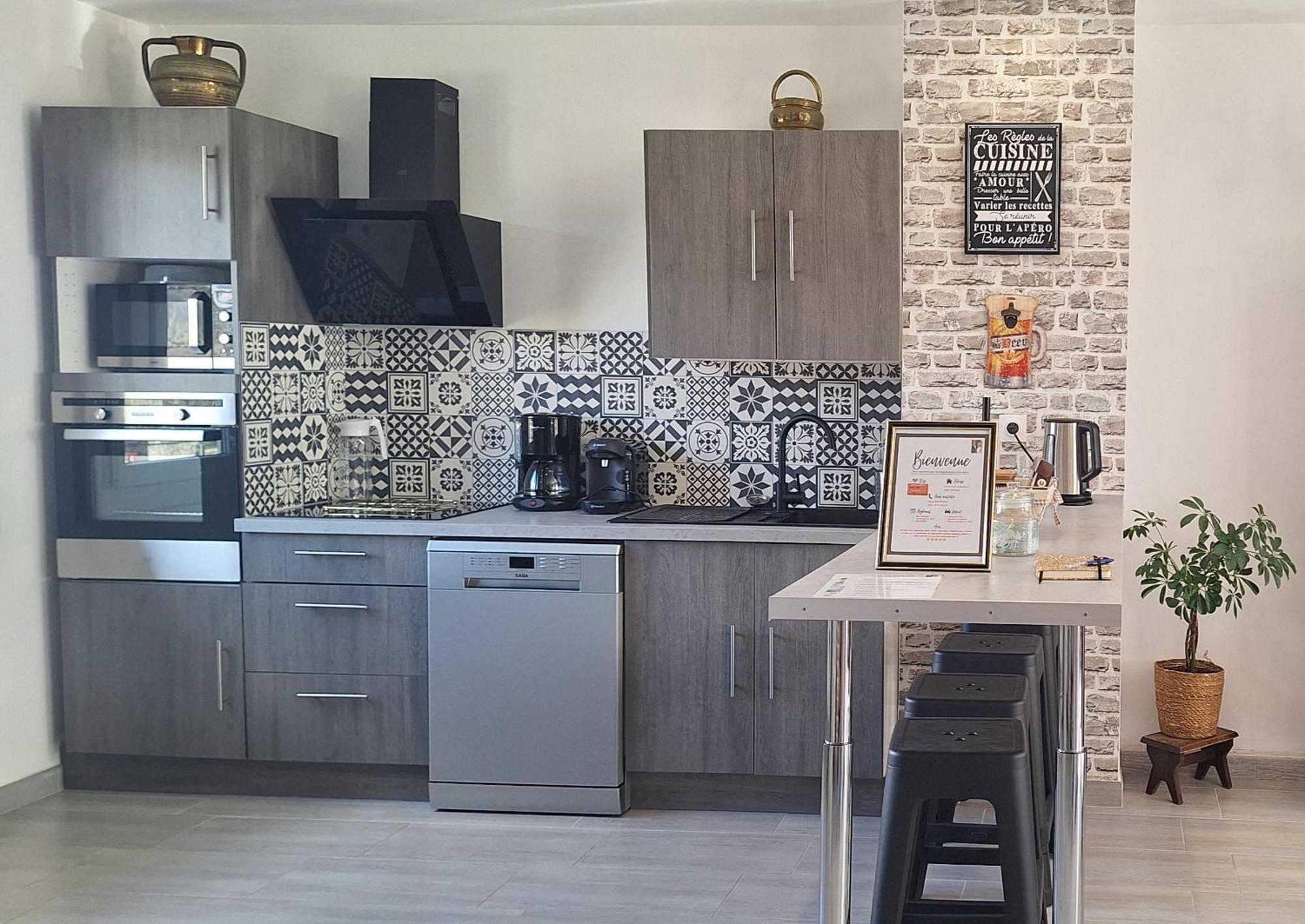 Agreable Maison Avec Jardin A Жоанвил Екстериор снимка