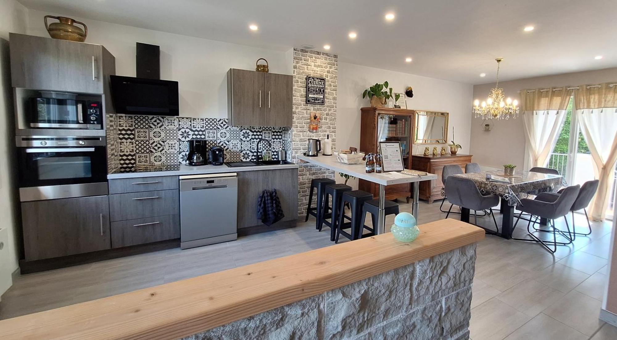 Agreable Maison Avec Jardin A Жоанвил Екстериор снимка